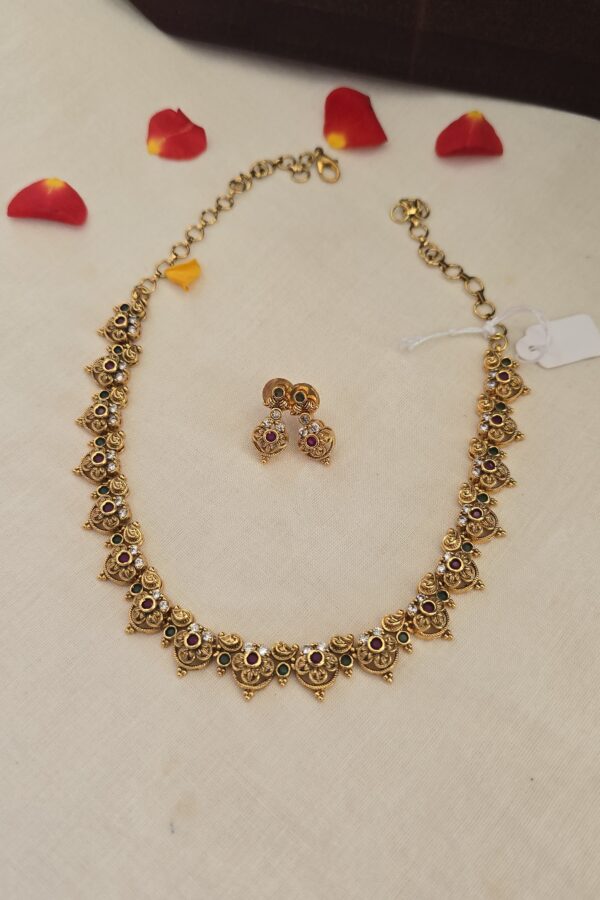 Gold replica minimal neckset with back chain