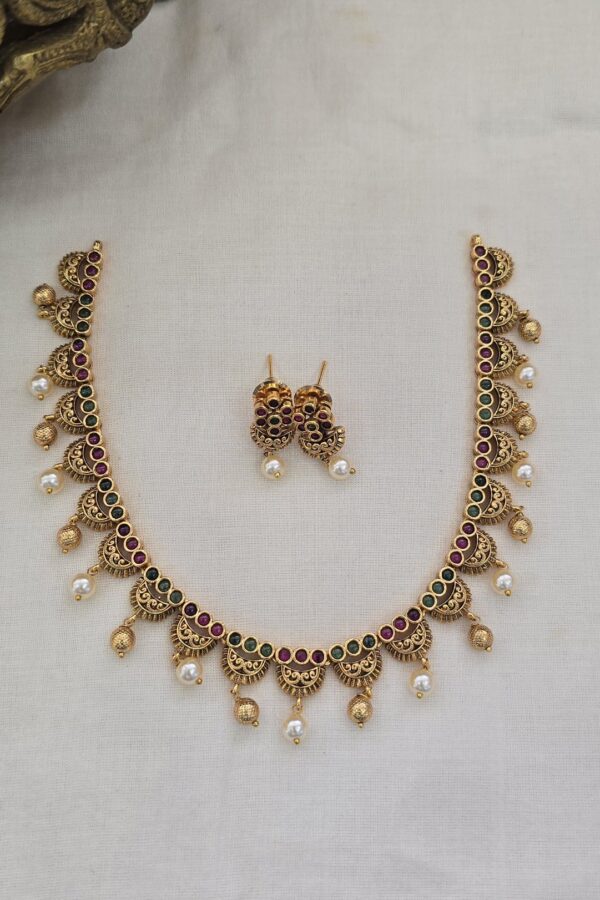 Antique Pearl drops neckset with backchain