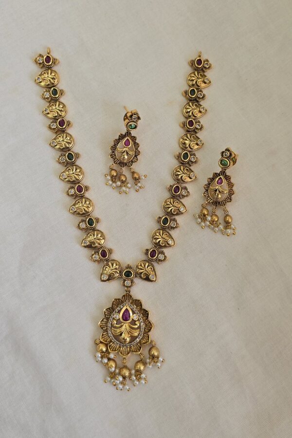 Beautiful antique neckset with back chain
