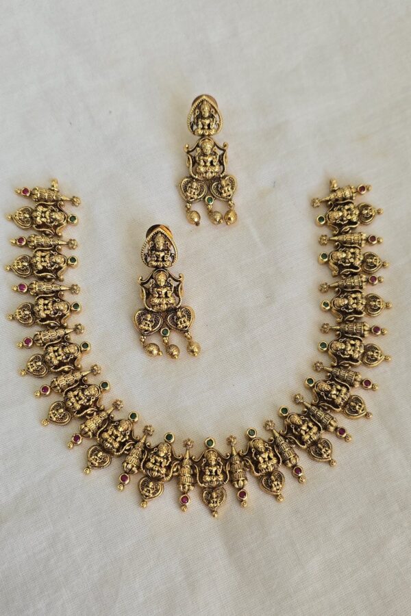 Gold replica antique neckset with backchain