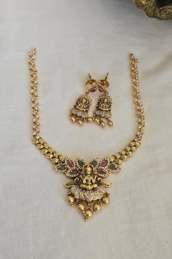 Beautiful antique neckset with back chain