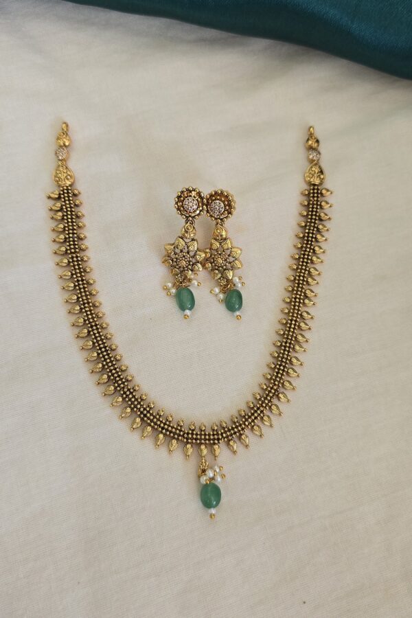 Minimal antique neckset with back chain