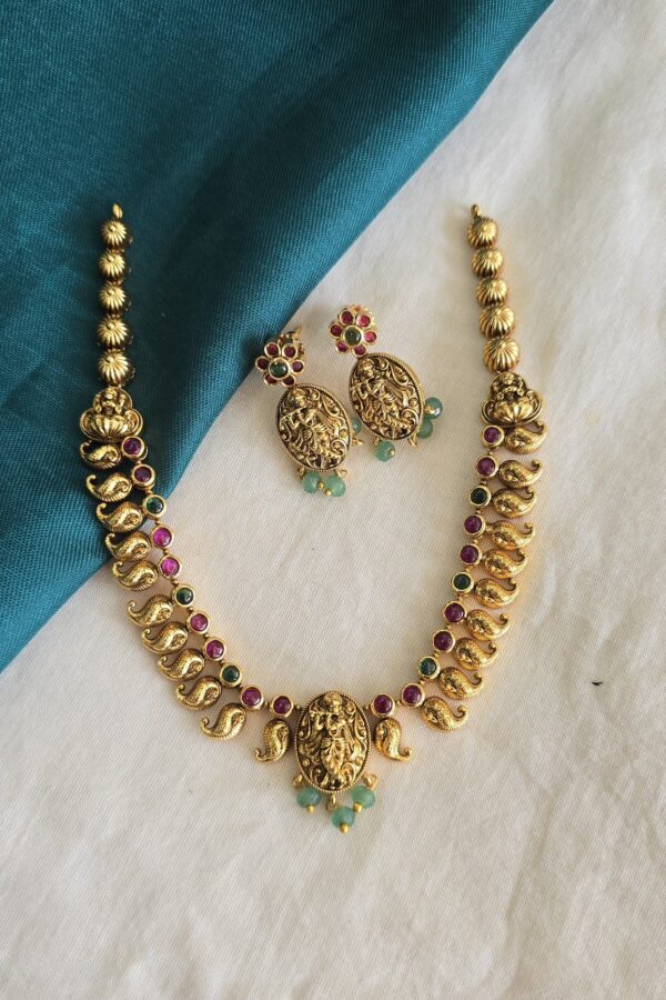 Gold replica krishnar neckset with backchain