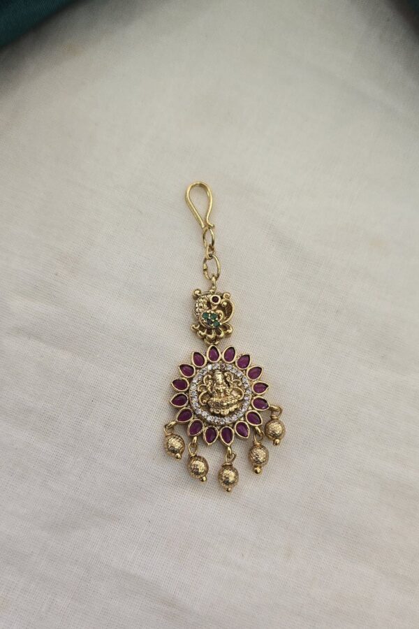 Simple Lakshmi tika