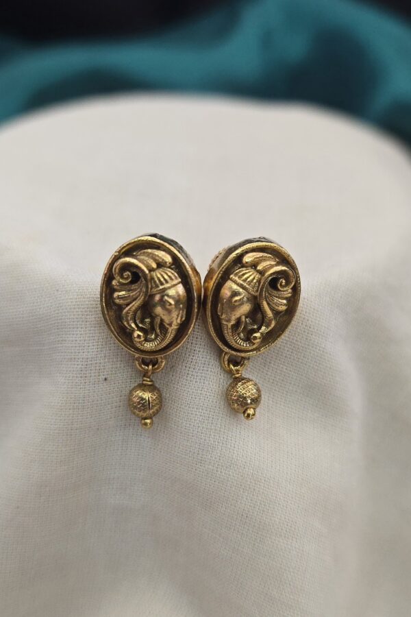 Elegant Elephant face stud