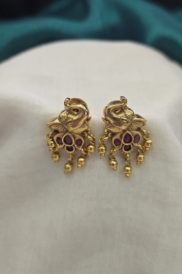 Elegant Elephant design stud