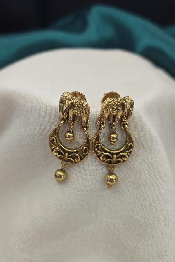 Elegant Elephant design stud