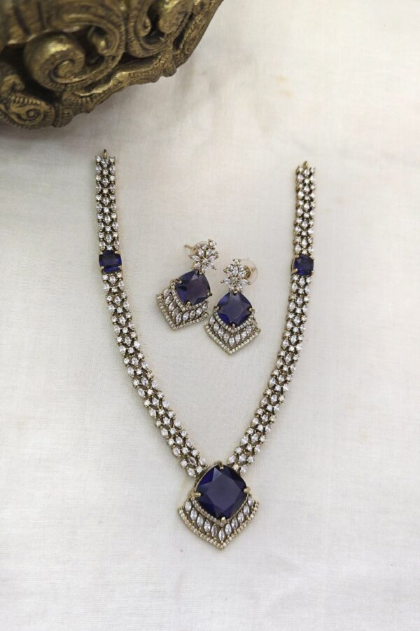 Elegant Victorian purple stone neckpiece with back chain