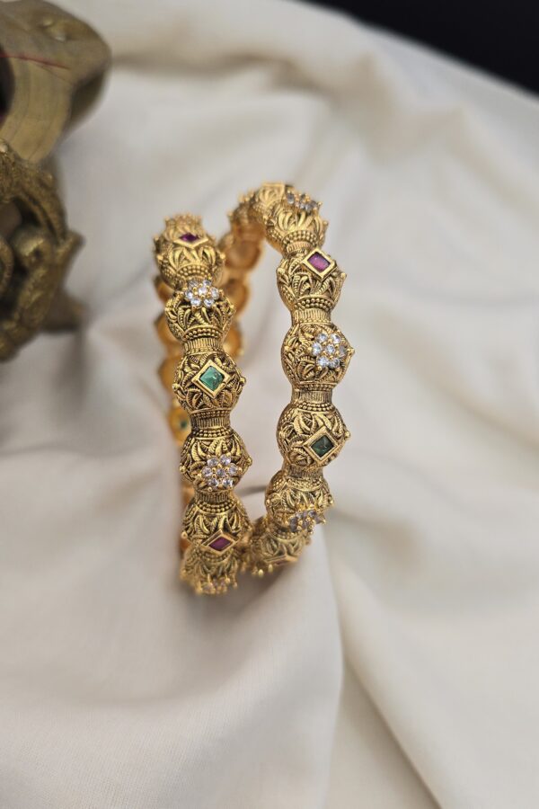 Gold replica antique bangle