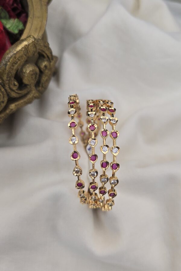 Minimal bangle Ruby with white stone - set of 4
