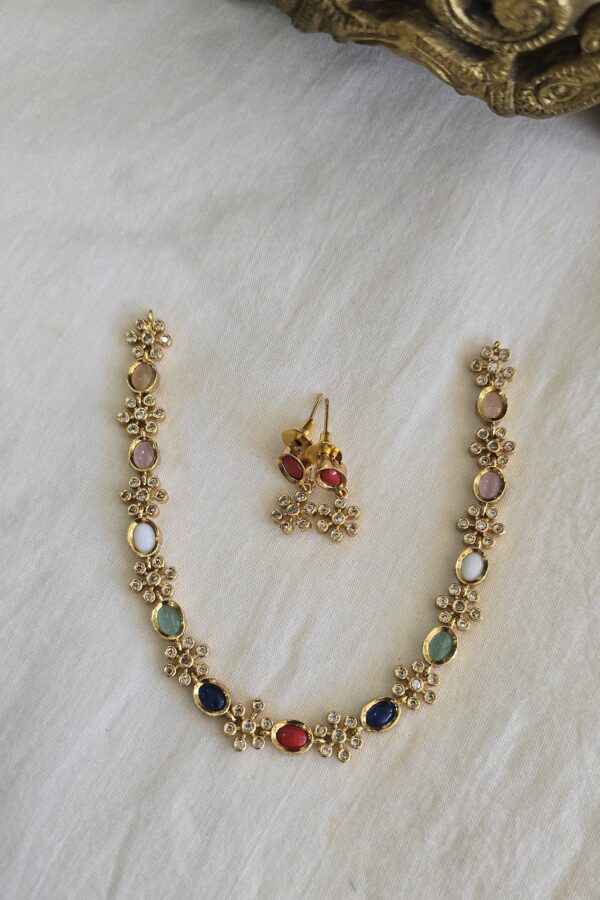 Minimal multi colour neckset with back chain