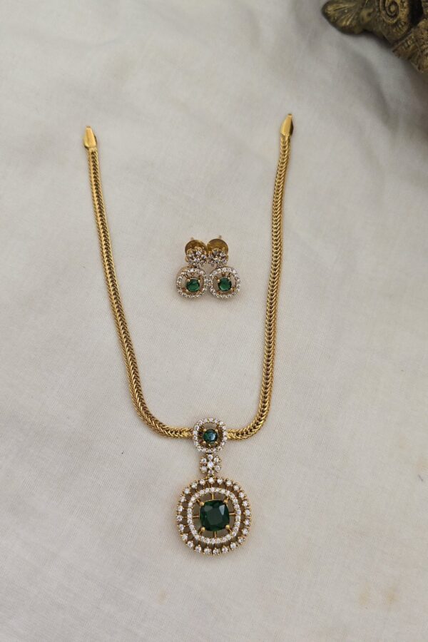 Simple attigai type neckset with back chain