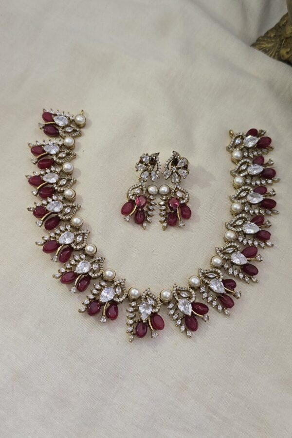 Beautiful Victorian neckset with back chain