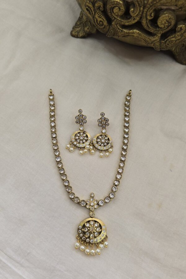 Beautiful solitaire Diamond replica Full white neckset with backchain