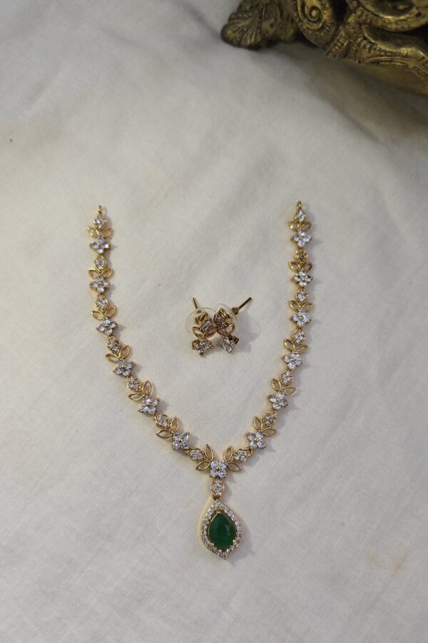 Gold replica minimal neckset with back chain
