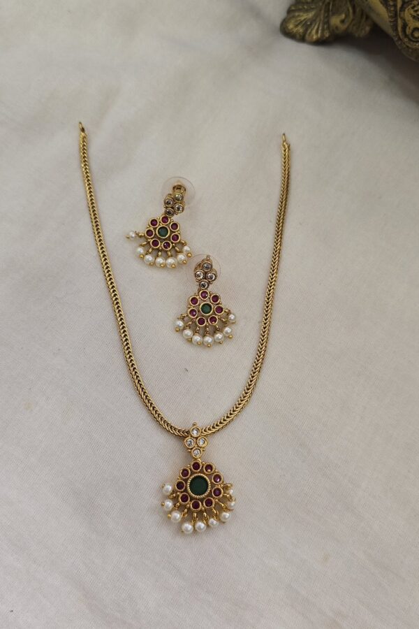 Simple attigai style neckset with back chain