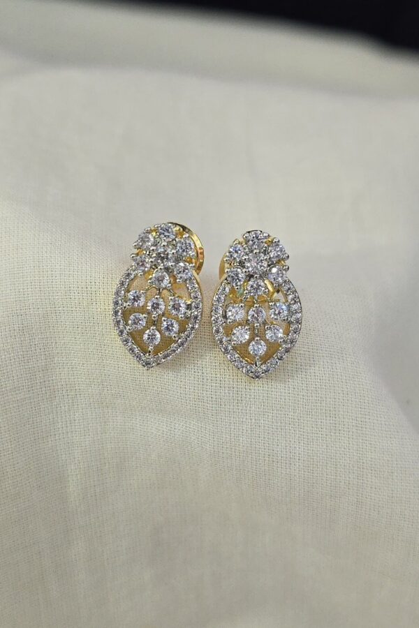 Diamond replica Full white stone stud