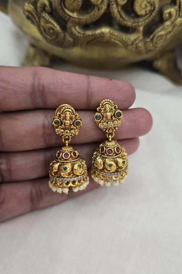 Gold antique jumka