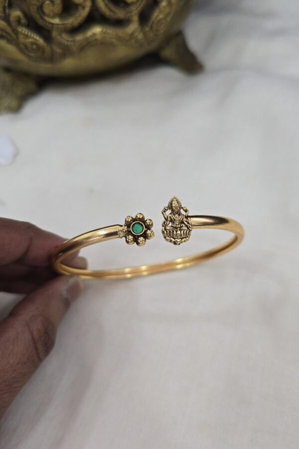Antique kada - open type ( suitable for size 2.4 & 2.6 )