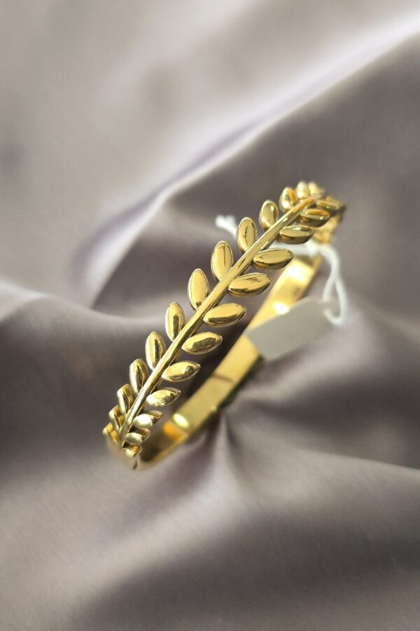 Premium anti tarnish gold plated bracelet - press type open