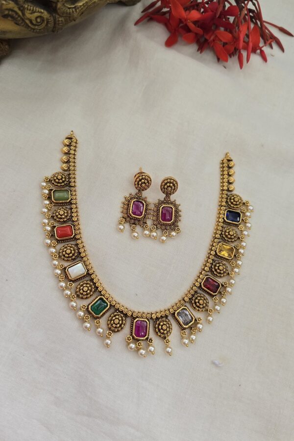 Antique Navarathana stone neckset with back chain