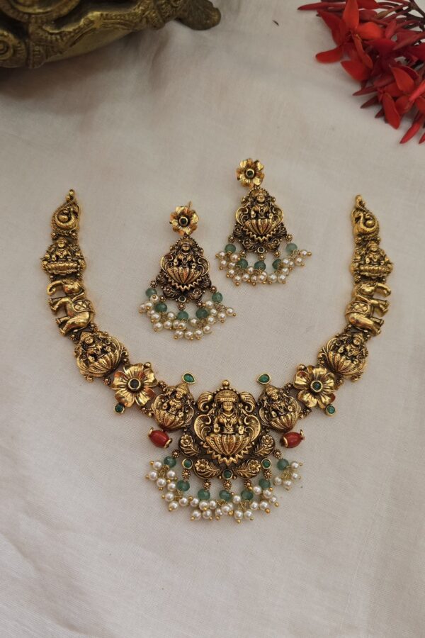 Antique neckset with back chain