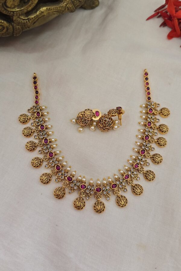 Antique neckset with back chain