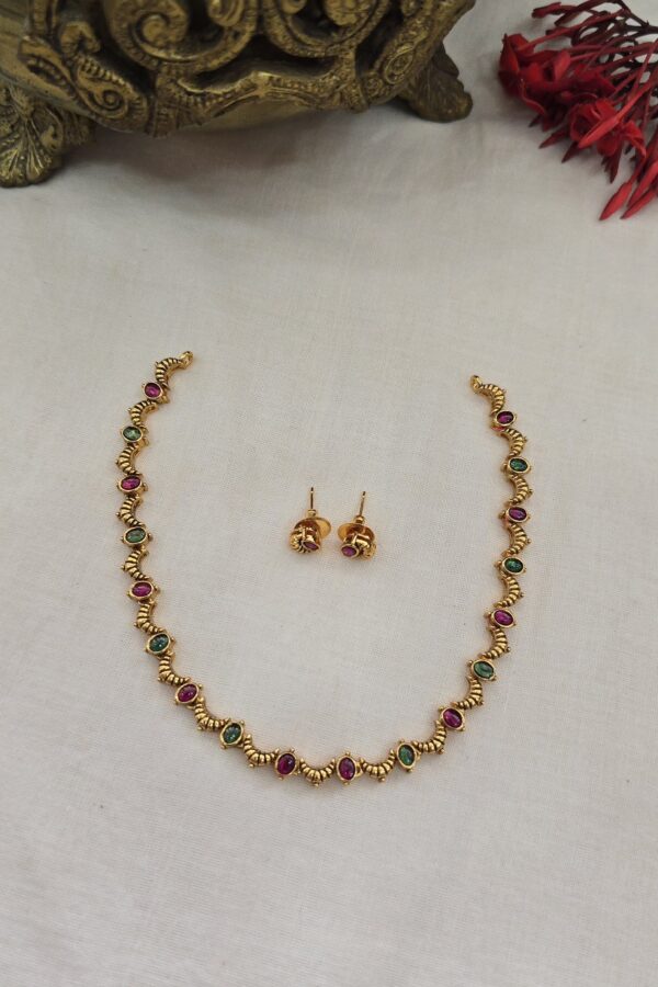 Cute minimal antique neckset for kids with backchain