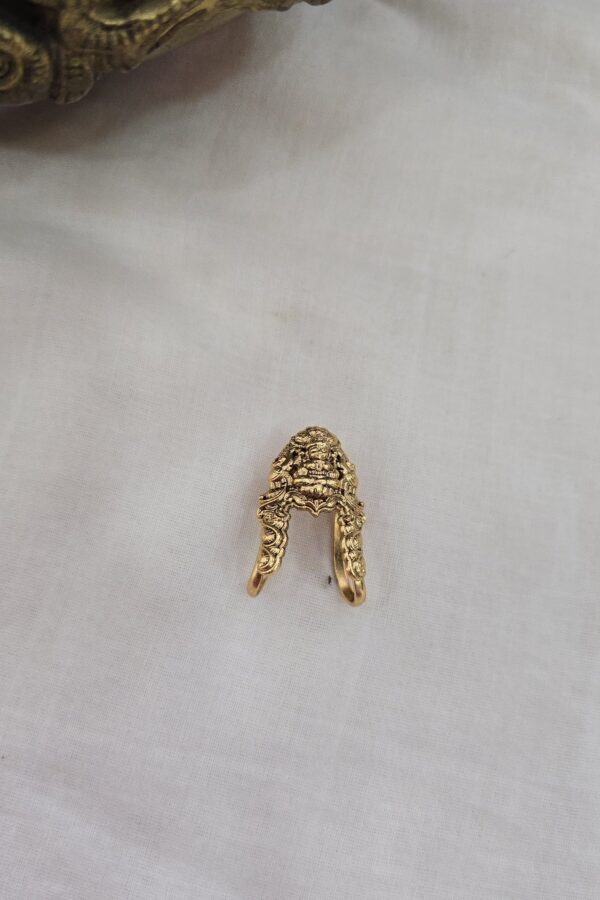 Vanki type finger ring