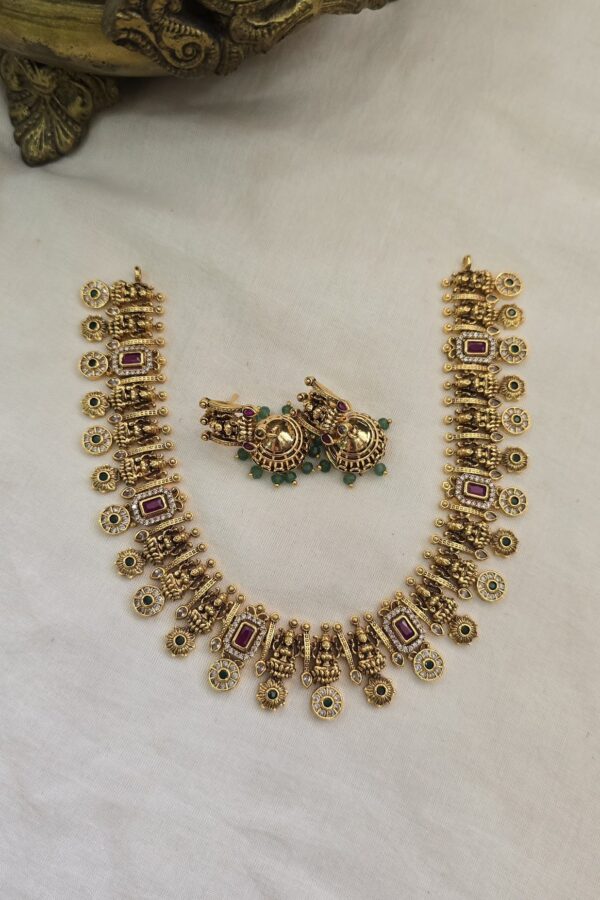 Beautiful gold replica antique neckset with backchain