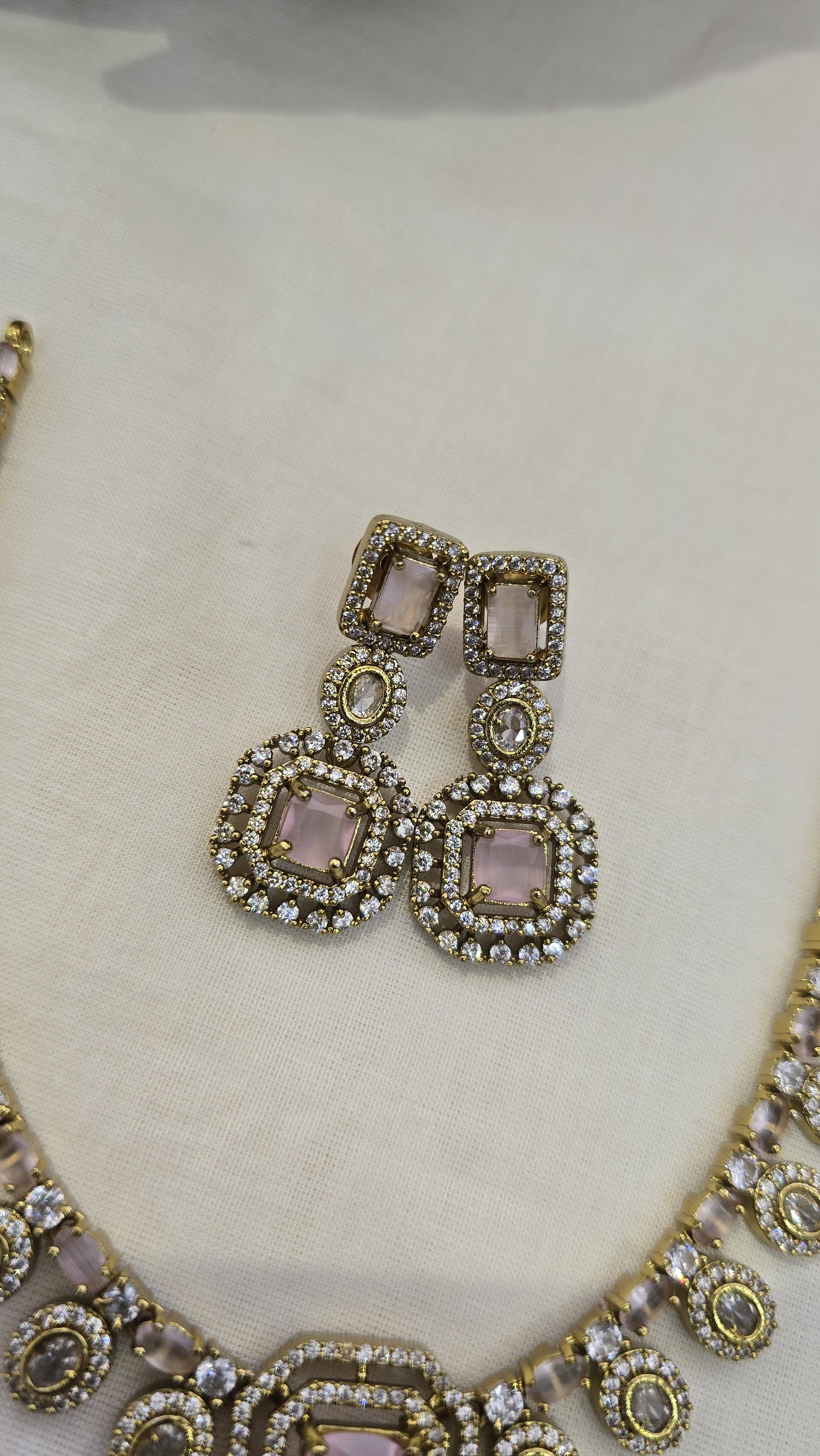 Beautiful Victorian neckset with backchain - Image 3