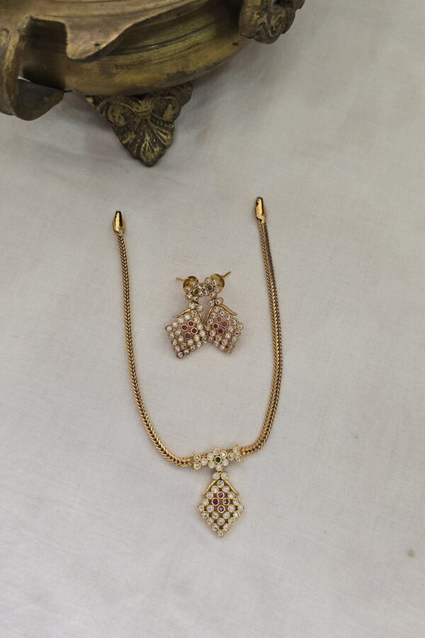 Beautiful attigai type neckset with bavk chain