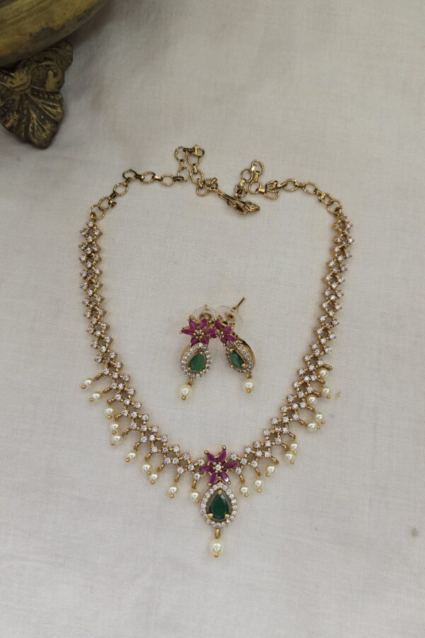 Beautiful stone neckset with backchain