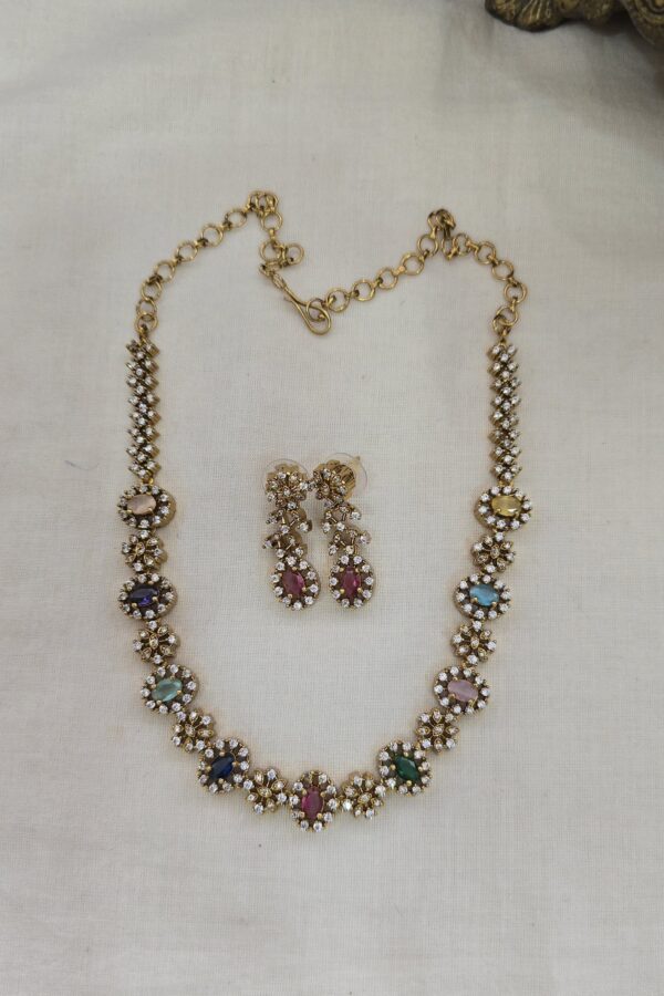 Beautiful multi stone neckset with backchain